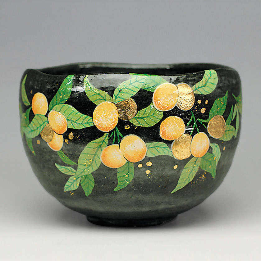 抹茶茶碗　黒釉 金柑の実の絵