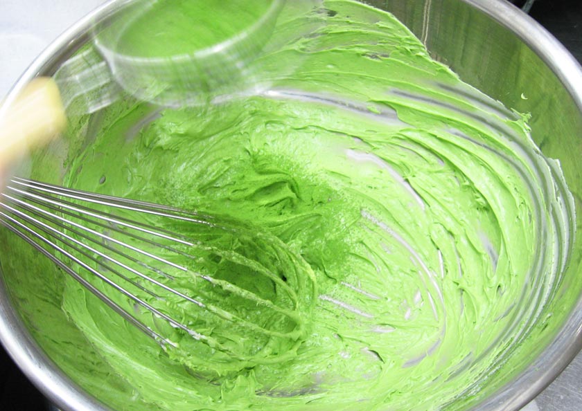 宇治抹茶濃いチーズケーキ製造工程