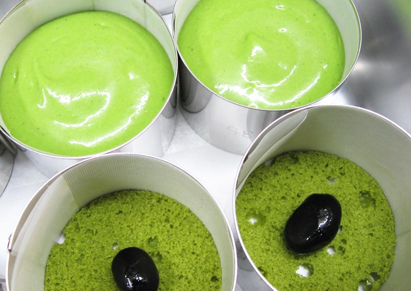 宇治抹茶濃いチーズケーキ製造工程