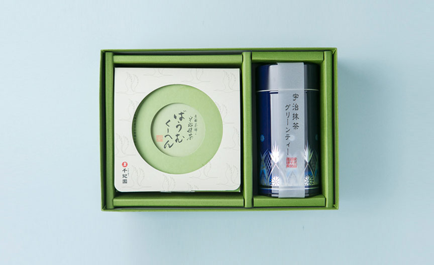 千紀園（せんきえん）の宇治抹茶ばうむくーへんとグリーンティー詰合せ